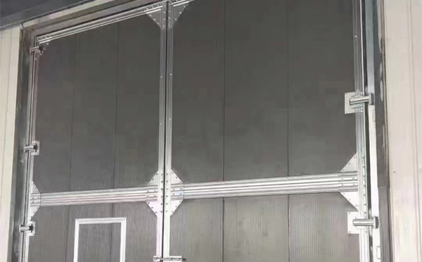 尉犁兰州厂房尉犁工业门选购与使用指南：打造高效安全的生产环境