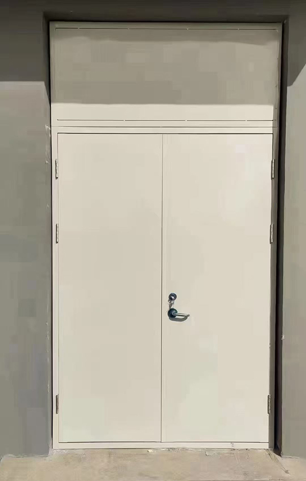 展览馆项目完成大跨度尉犁防火门安装